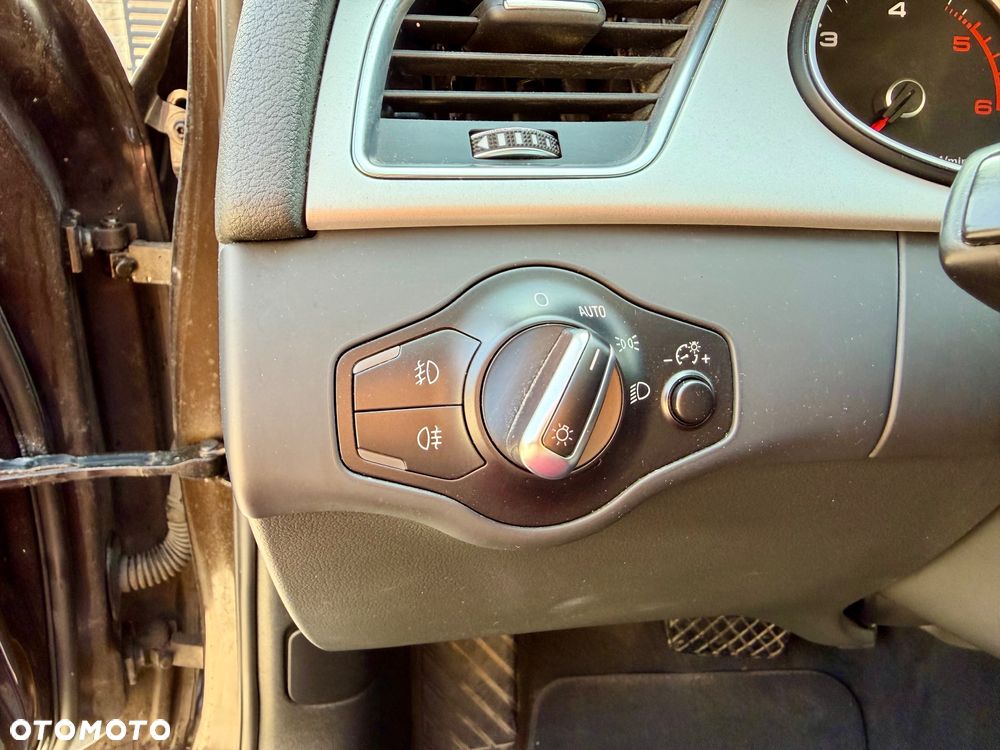 Audi A4 Avant 2.0 TDI DPF clean diesel multitronic S line Sportpaket - 18