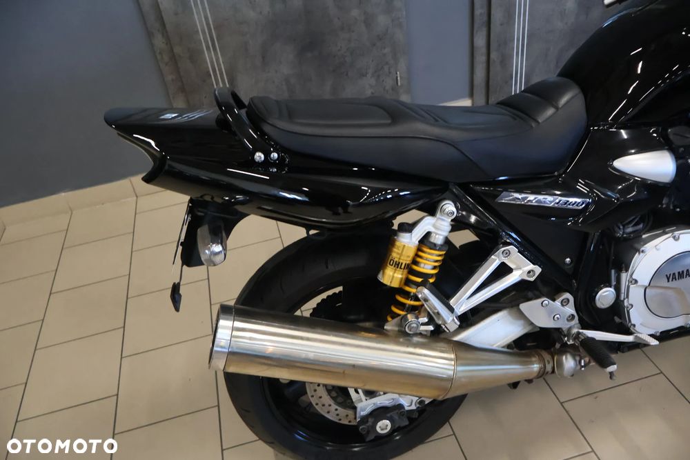 Yamaha XJR - 13
