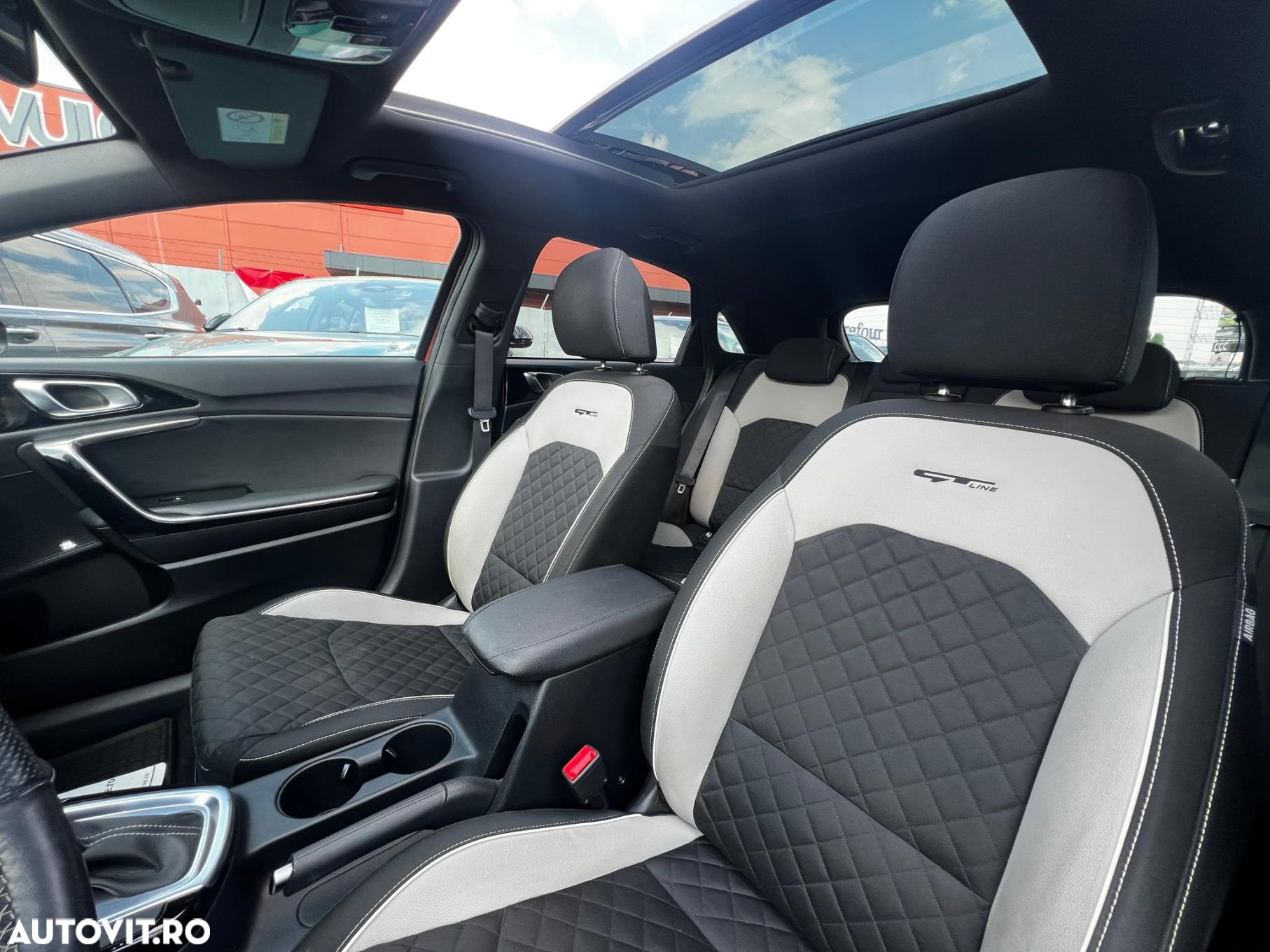 Kia Ceed 1.4 T-GDI 7DCT GT Line - 28