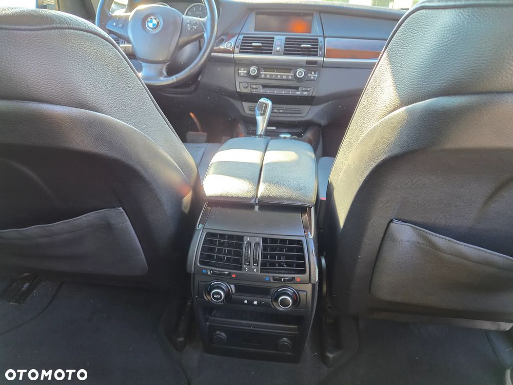 BMW X5 xDrive35i - 27