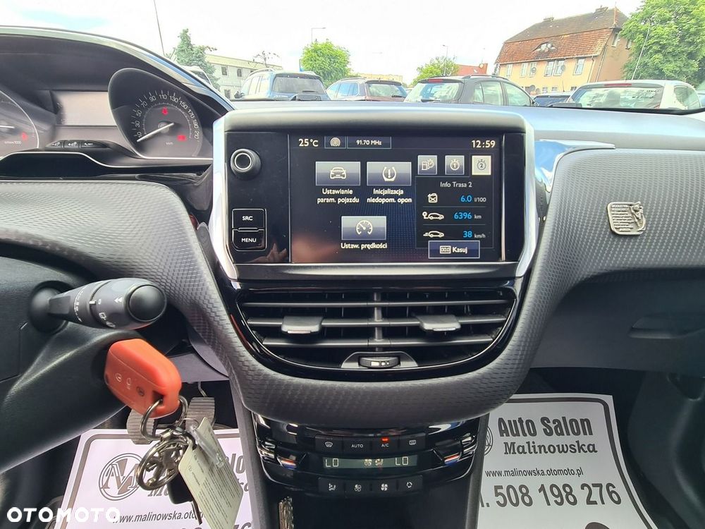 Peugeot 2008 1.2 Pure Tech Style S&S - 14