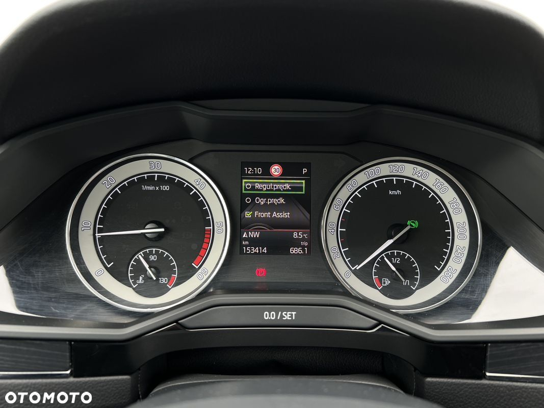 Skoda Superb 2.0 TDI DSG Active - 12