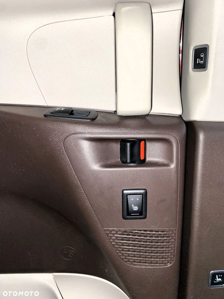 Chrysler Pacifica - 27