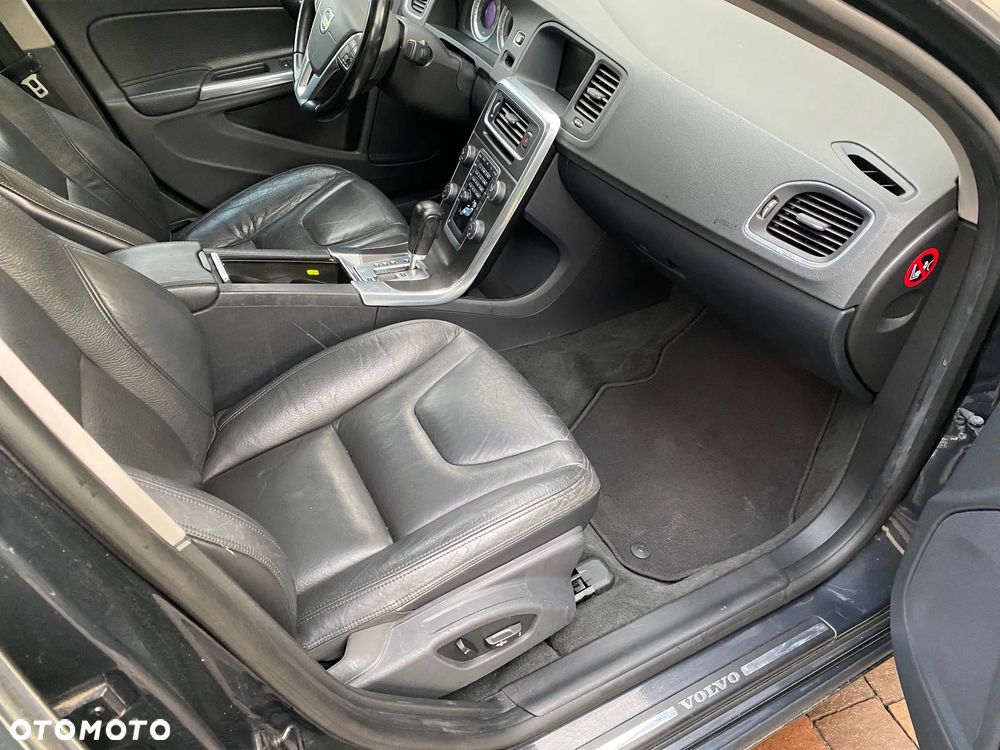 Volvo S60 T6 AWD Geartronic Summum - 17