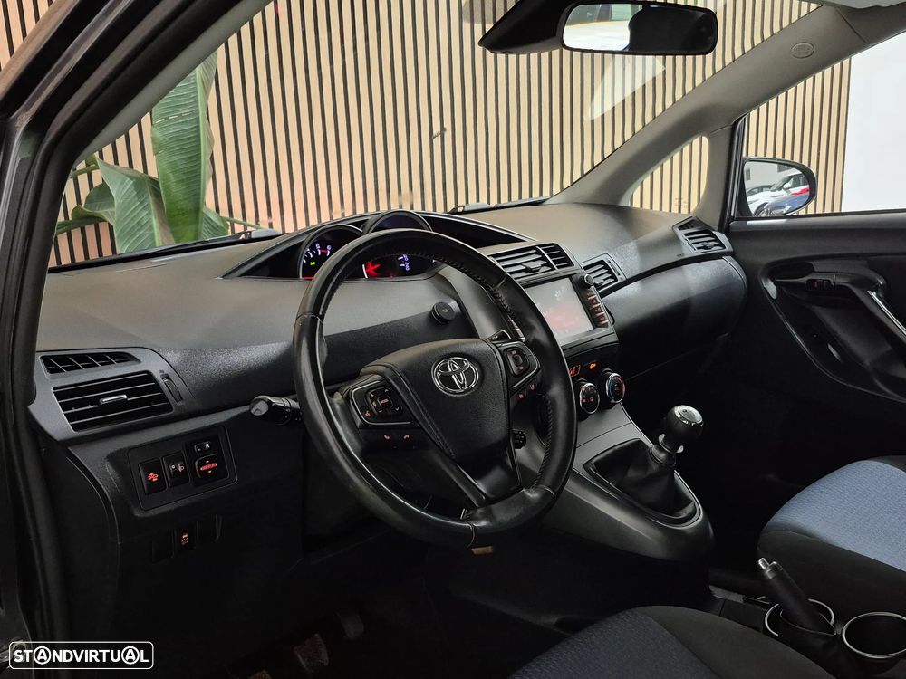 Toyota Verso 1.6 D-4D Comfort - 26
