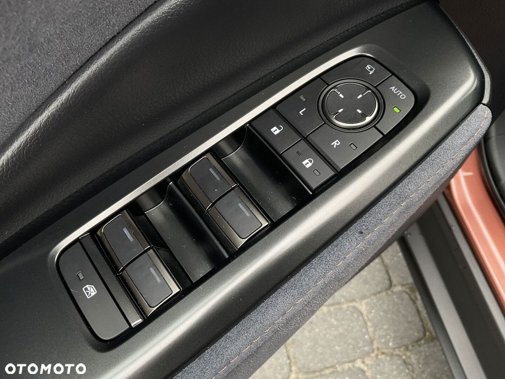 Lexus LBX 1.5 Hybrid Cool AWD - 17