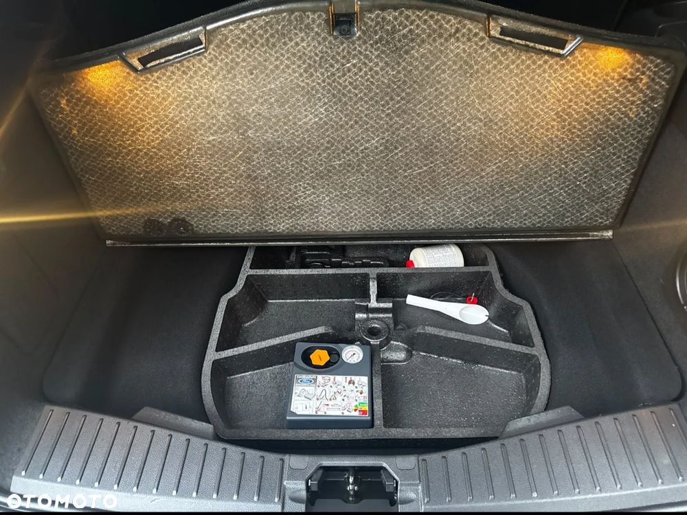 Ford Grand C-MAX - 27