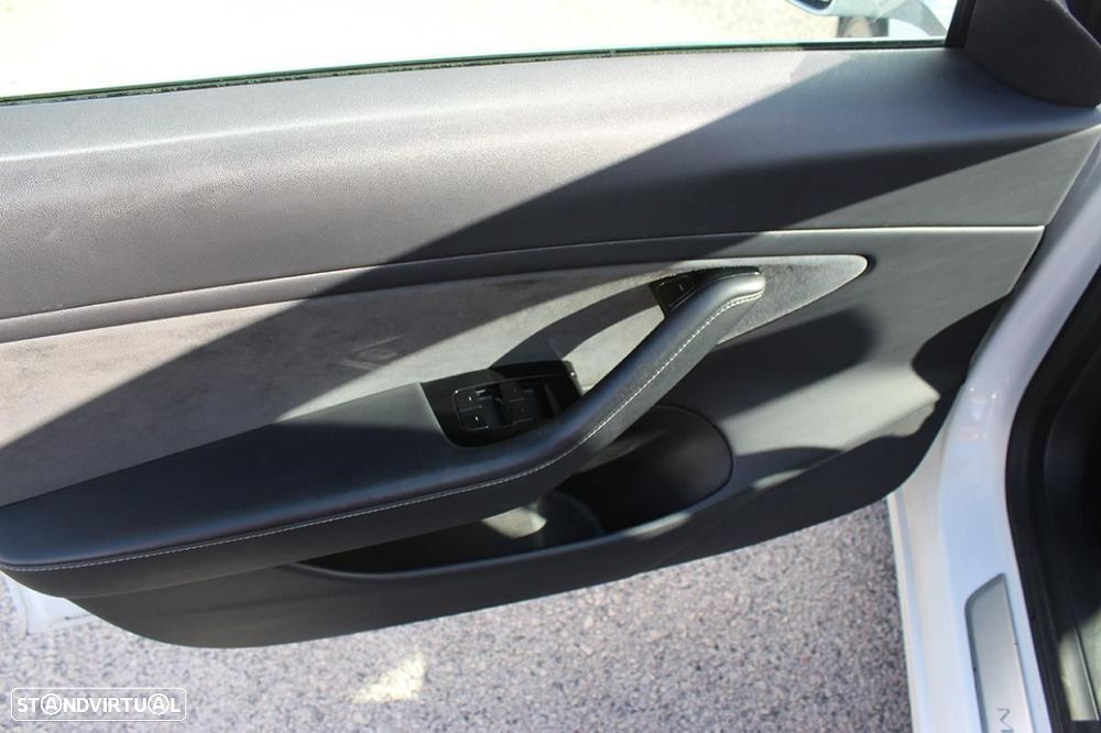 Tesla Model 3 Long-Range Dual Motor AWD - 13