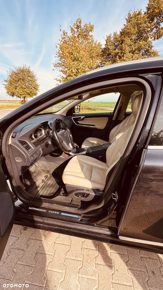 Volvo XC 60 2.4D AWD Momentum - 8