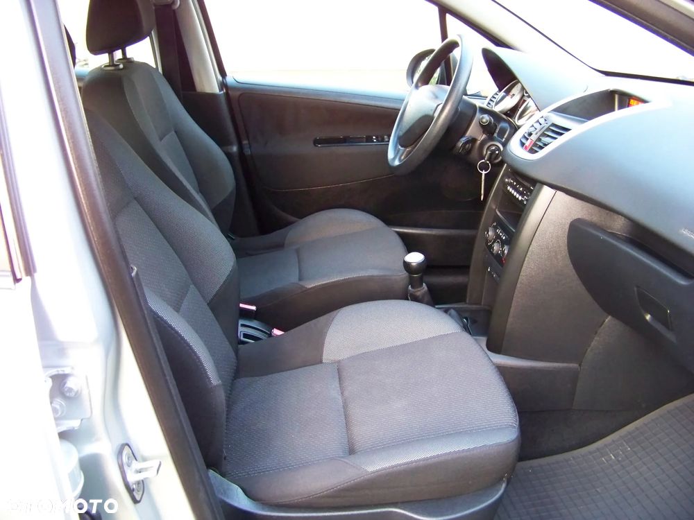 Peugeot 207 1.4 HDi Trendy - 20