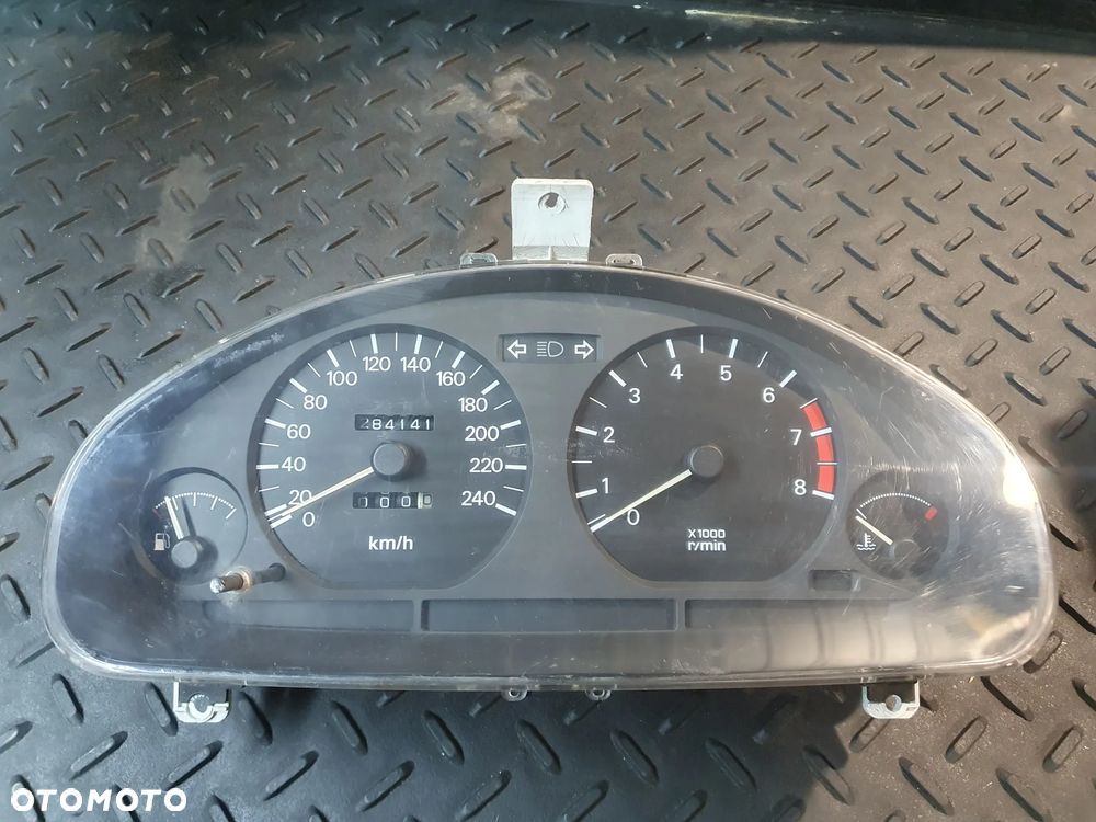 LICZNIK PRĘDKOŚCIOMIERZ MITSUBISHI CARISMA MR114265 BENZYNA EUROPA - 2