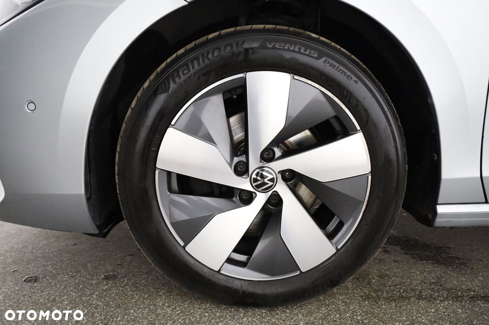 Volkswagen Passat - 25