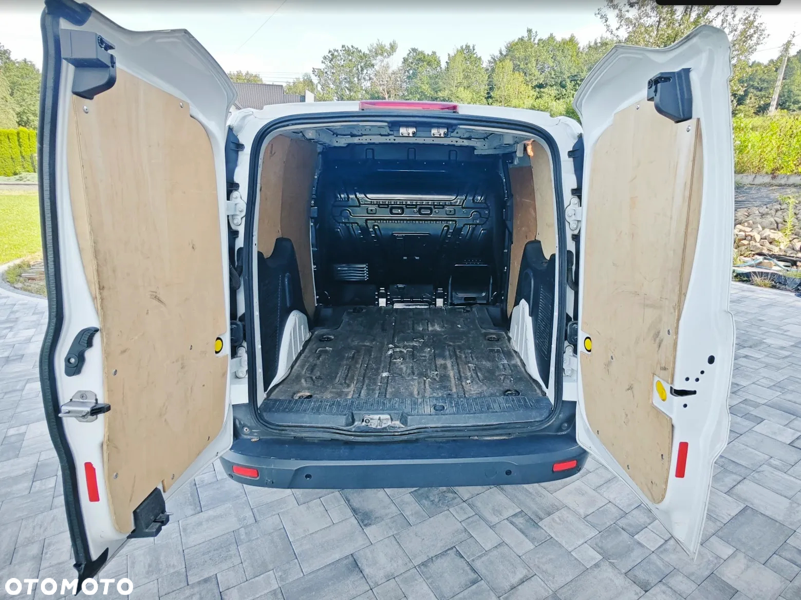 Ford Transit Connect - 10