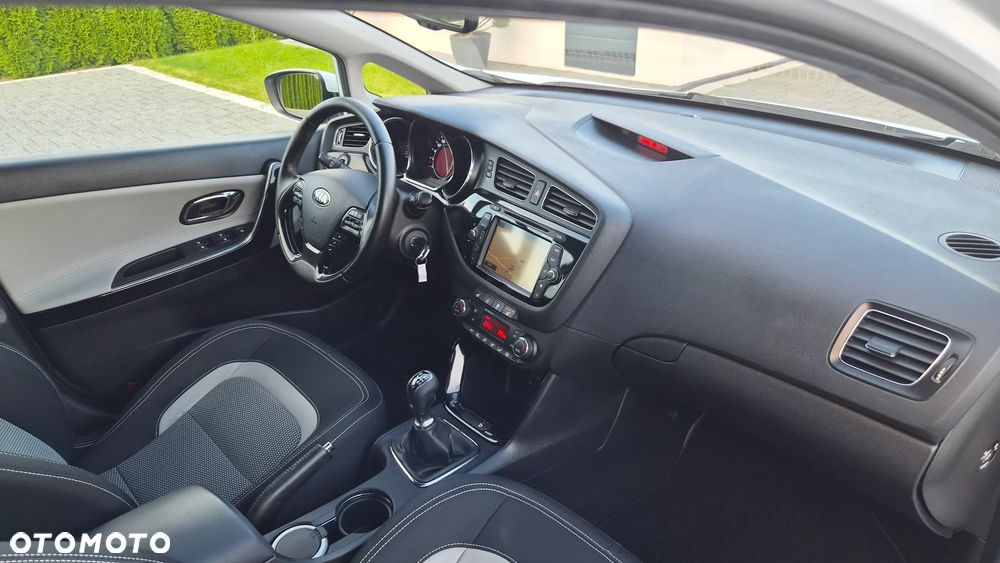 Kia Ceed 1.6 GDI Platinum Edition - 10