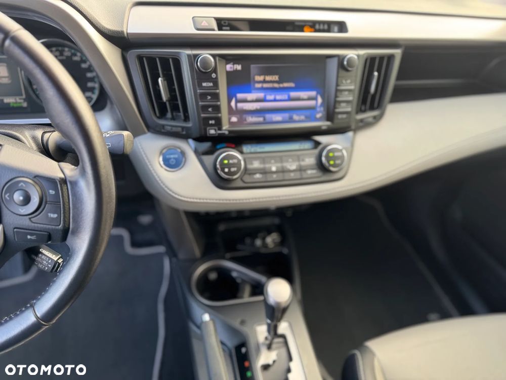 Toyota RAV4 ver-2-5-hybrid-executive-4x4 - 14