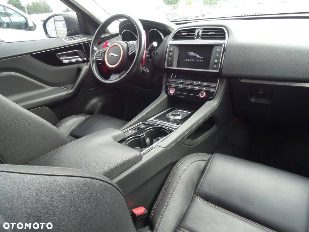 Jaguar F-Pace 3.0 TDV6 AWD 300 Sport - 12