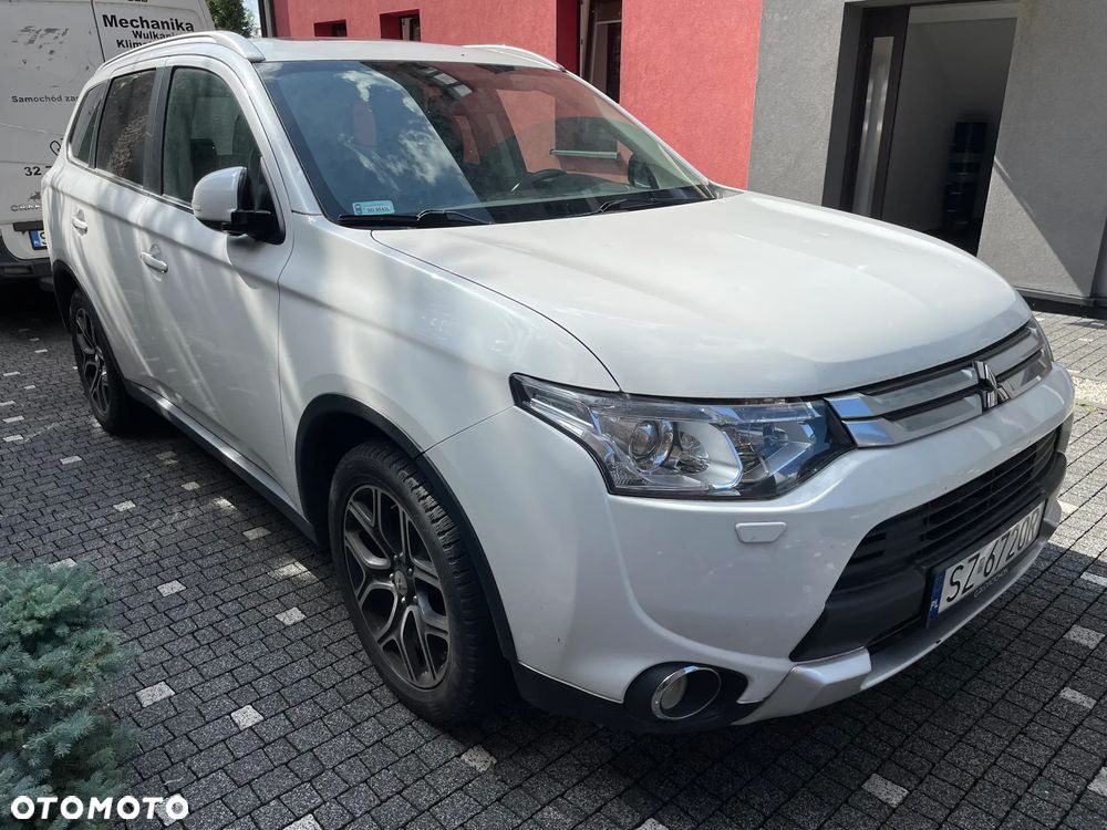 Mitsubishi Outlander 2.0 Intense + Navi 4WD CVT - 1
