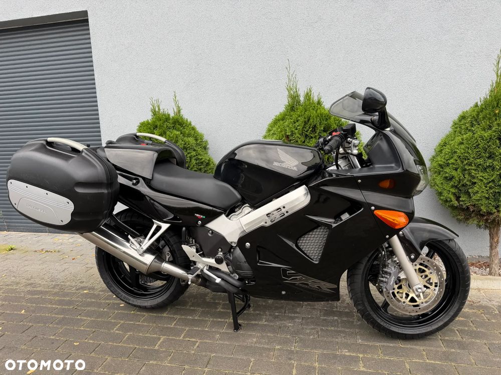 Honda VFR - 2