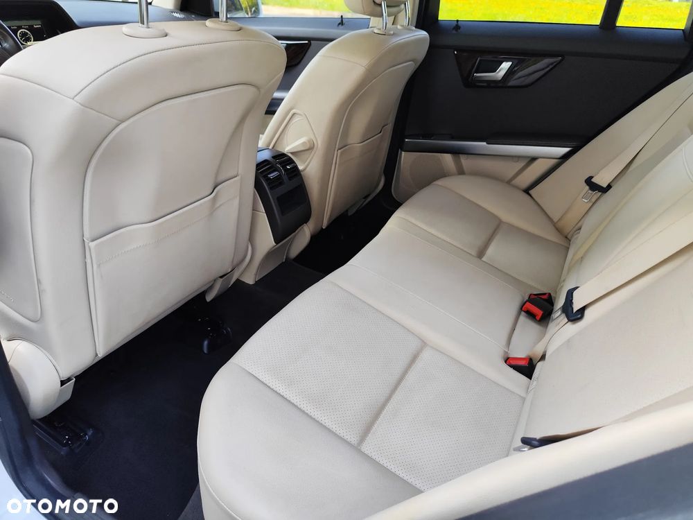 Mercedes-Benz GLK 350 4Matic (BlueEFFICIENCY) 7G-TRONIC - 28