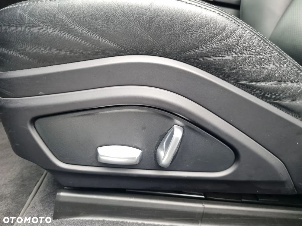 Porsche Panamera 4S Executive - 30