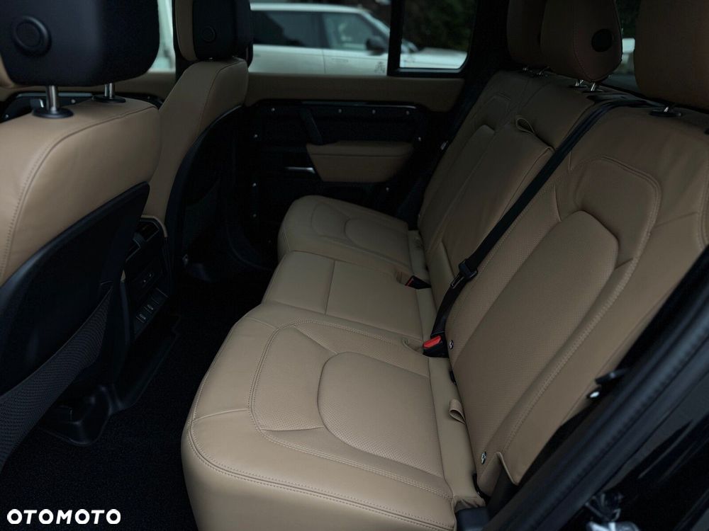 Land Rover Defender - 19