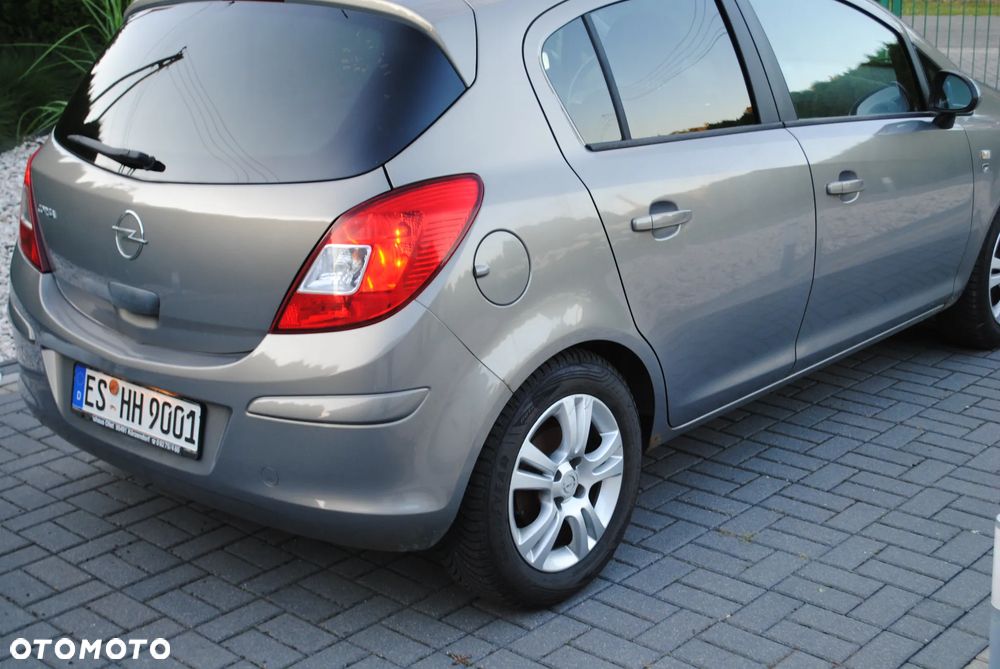 Opel Corsa 1.4 16V Innovation 110 Jahre - 3