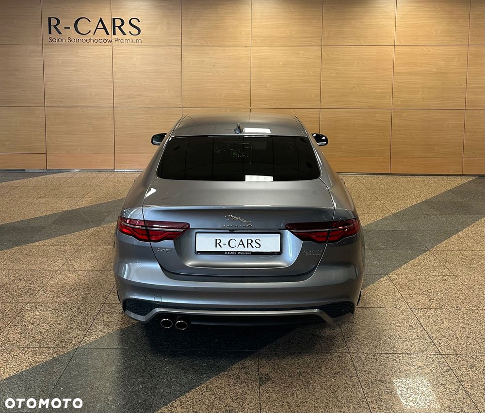 Jaguar XE 2.0 D180 R-Dynamic SE - 6