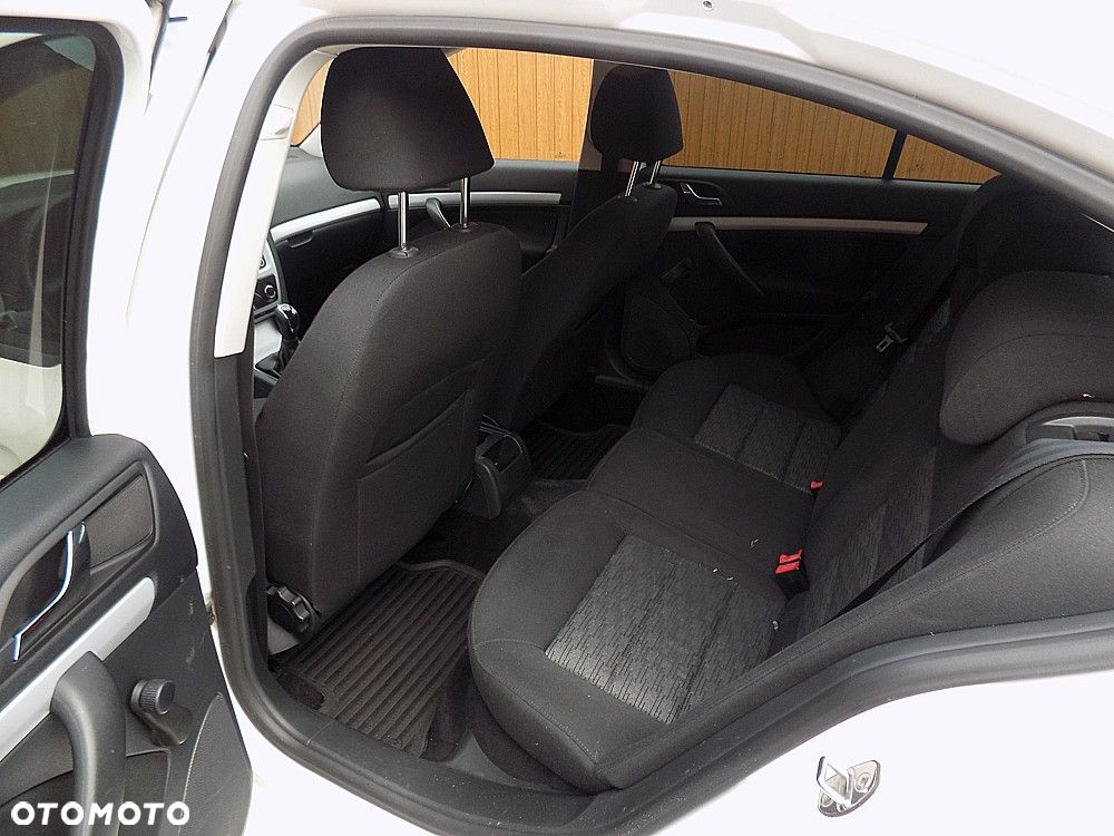 Skoda Octavia 1.6 TDI DPF Fun - 6