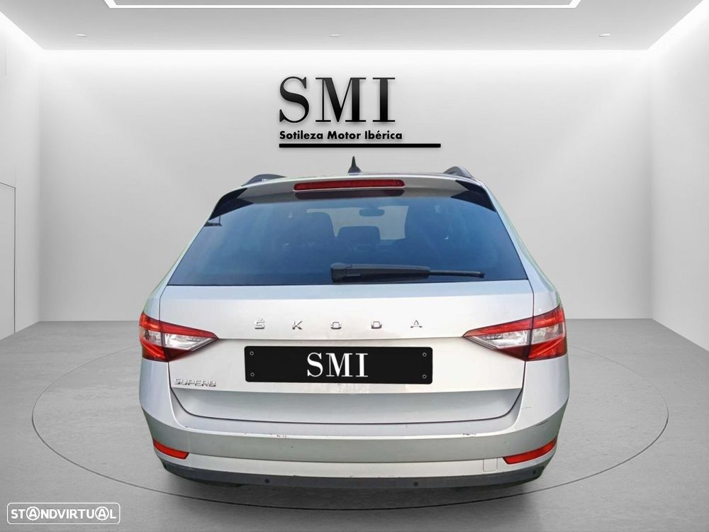 Skoda Superb Break 2.0 TDI DSG - 9