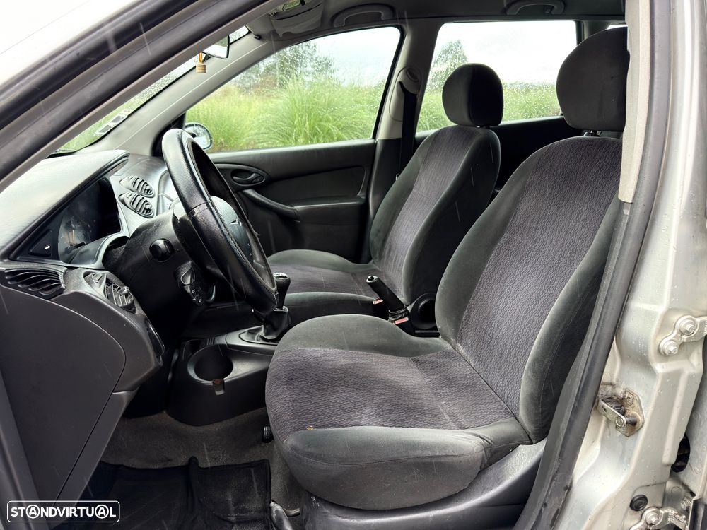 Ford Focus SW 1.4 Ambiente - 8