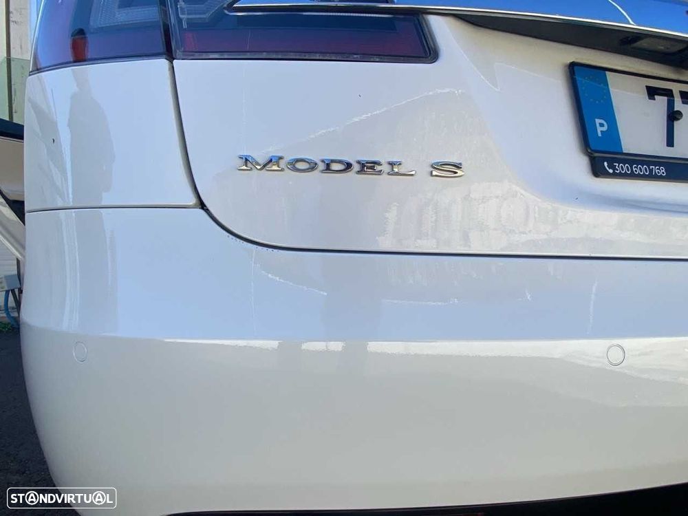Tesla Model S - 21