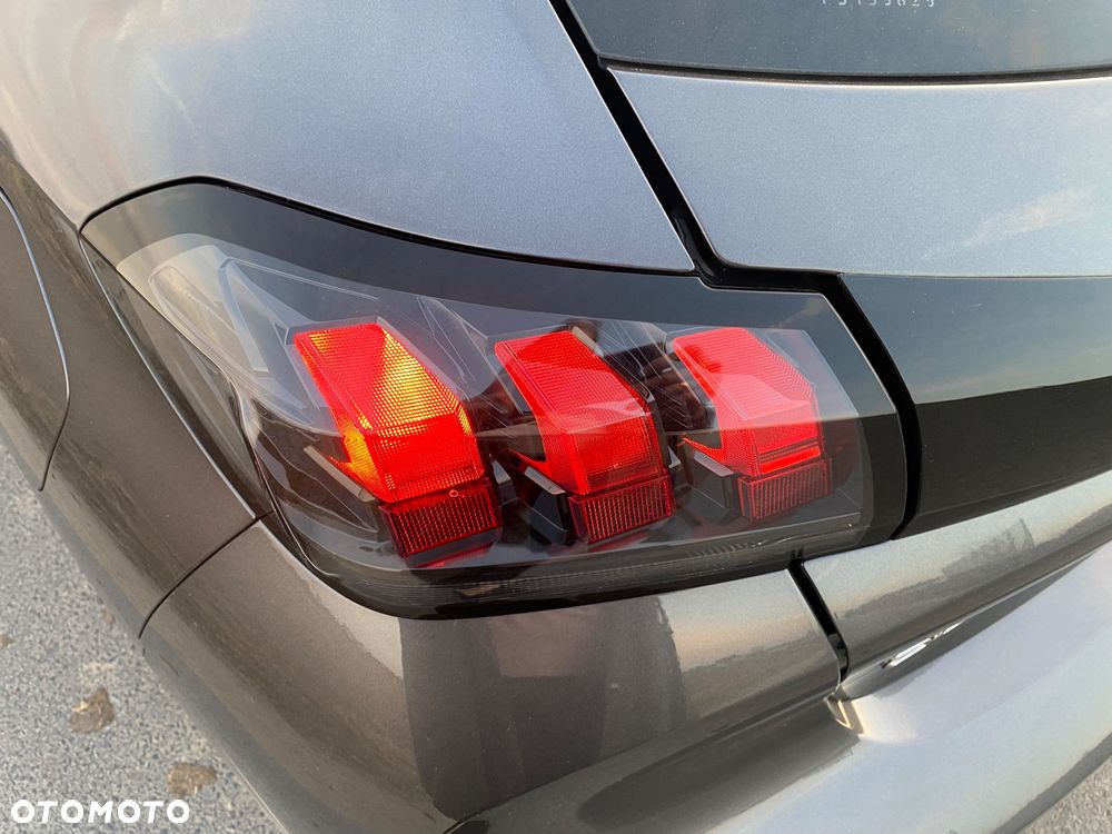 Peugeot 208 PureTech 100 EAT8 Active - 13