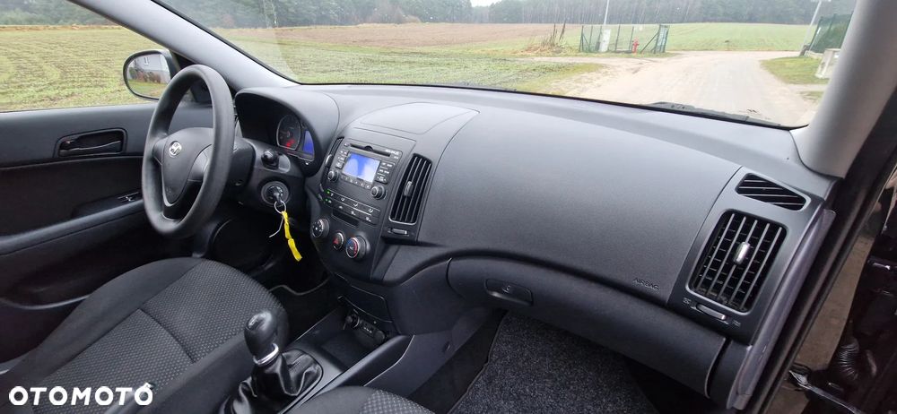 Hyundai i30 i30cw 1.4 UEFA EURO 2012 Edition - 30