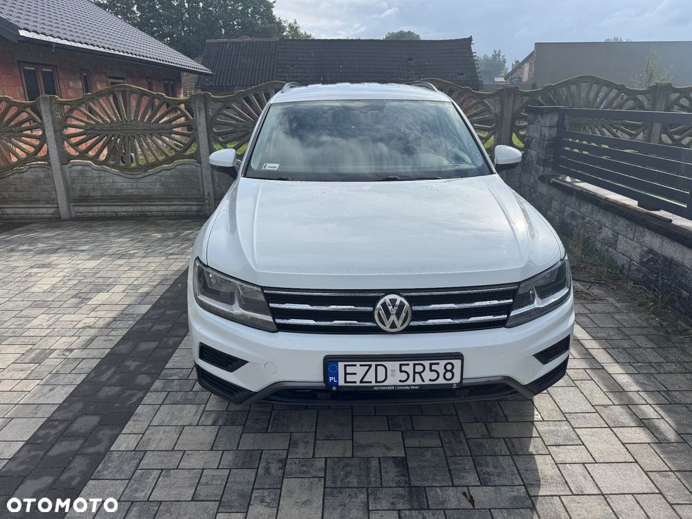 Volkswagen Tiguan - 1