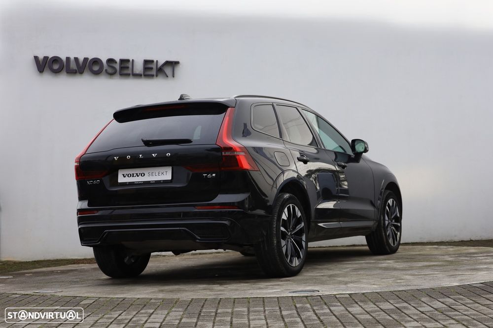 Volvo XC 60 2.0 T6 PHEV Plus Dark AWD - 31