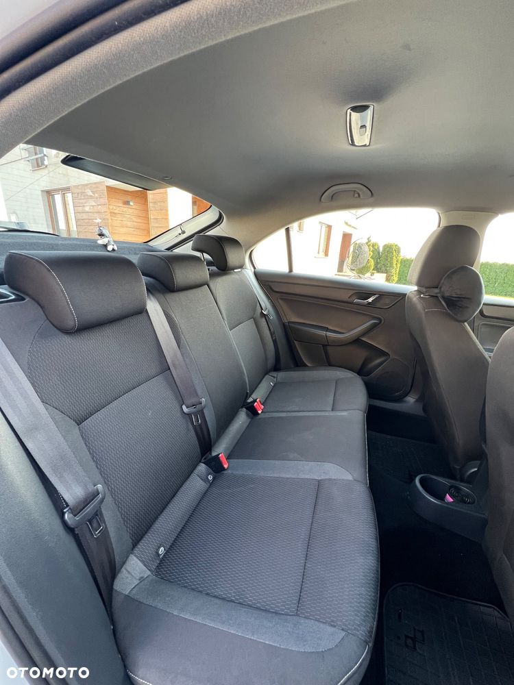 Skoda RAPID 1.6 TDI DPF Ambition - 20