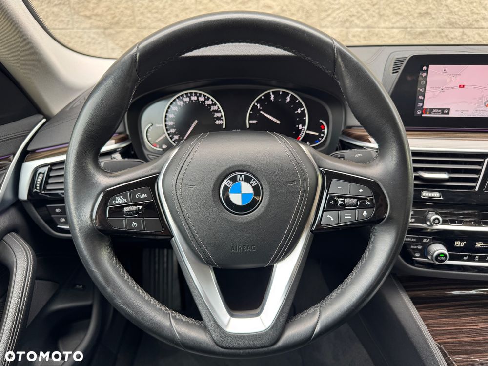 BMW Seria 5 518d Luxury Line - 14