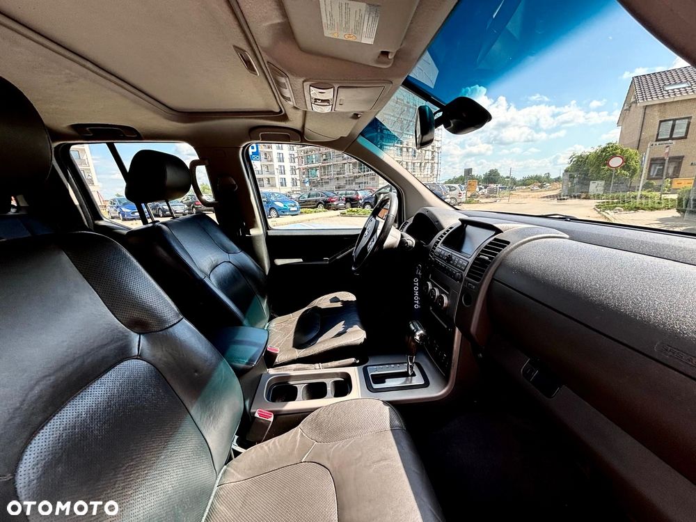 Nissan Navara 2.5 D LE - 23