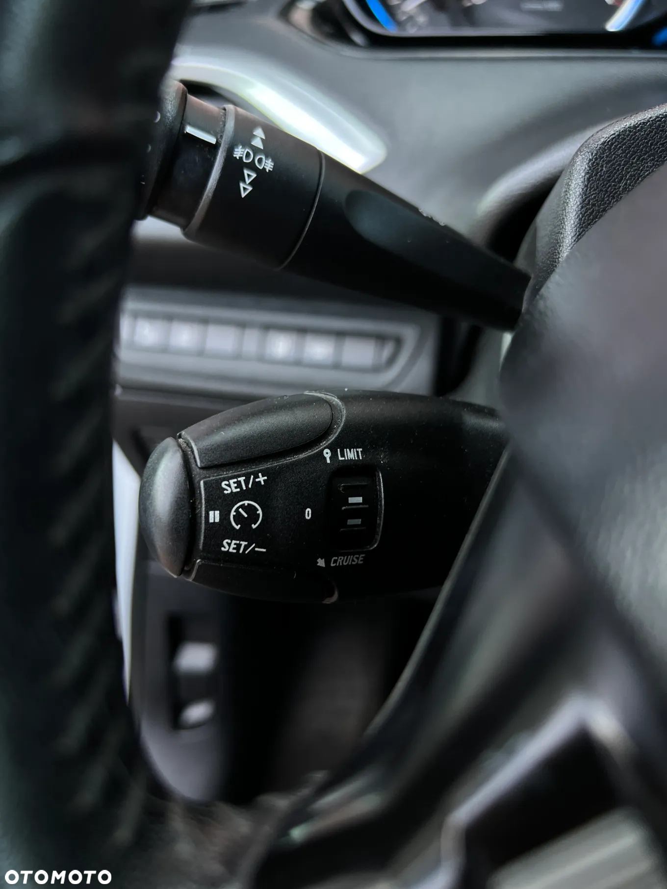 Peugeot 208 1.6 THP Allure - 26