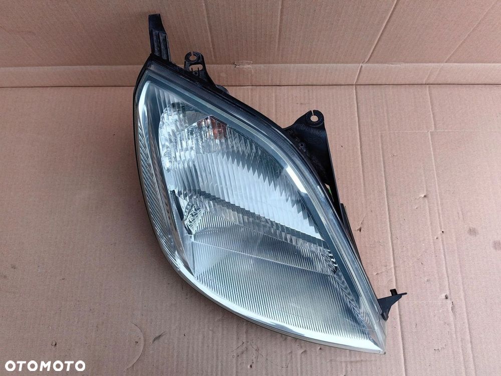 Lampa PRAWA prawy przód Ford Fiesta MK5 MK6 2S6X-13W029-AJ oryginalna - 3