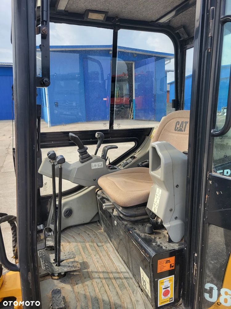 Caterpillar 301.8 c spr z Niemiec - 10
