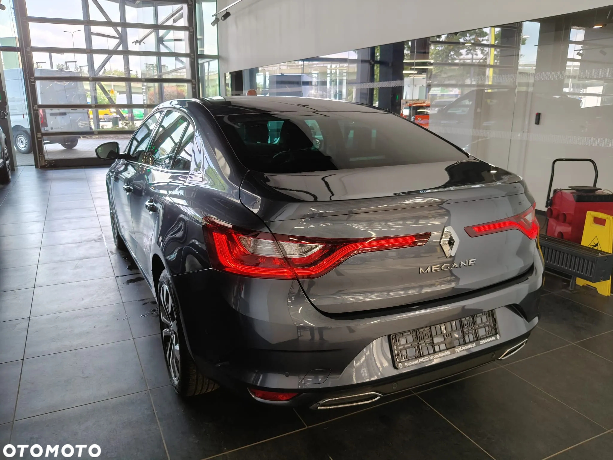 Renault Megane 1.3 TCe Techno EDC - 4