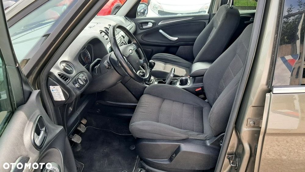 Ford Galaxy - 13