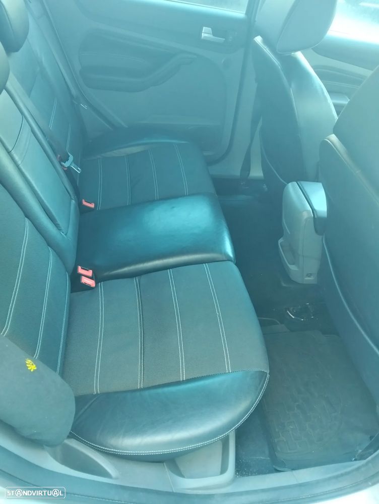 Ford Focus SW 1.6 TDCi Titanium 17 - 8