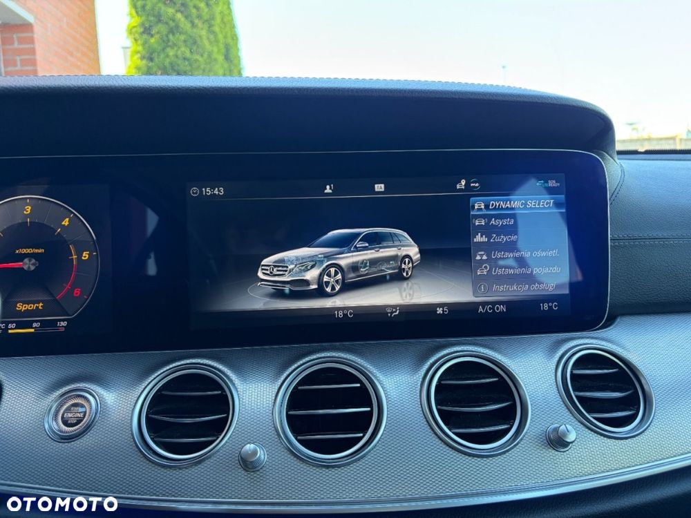 Mercedes-Benz Klasa E 220 d 9G-TRONIC Exclusive - 16