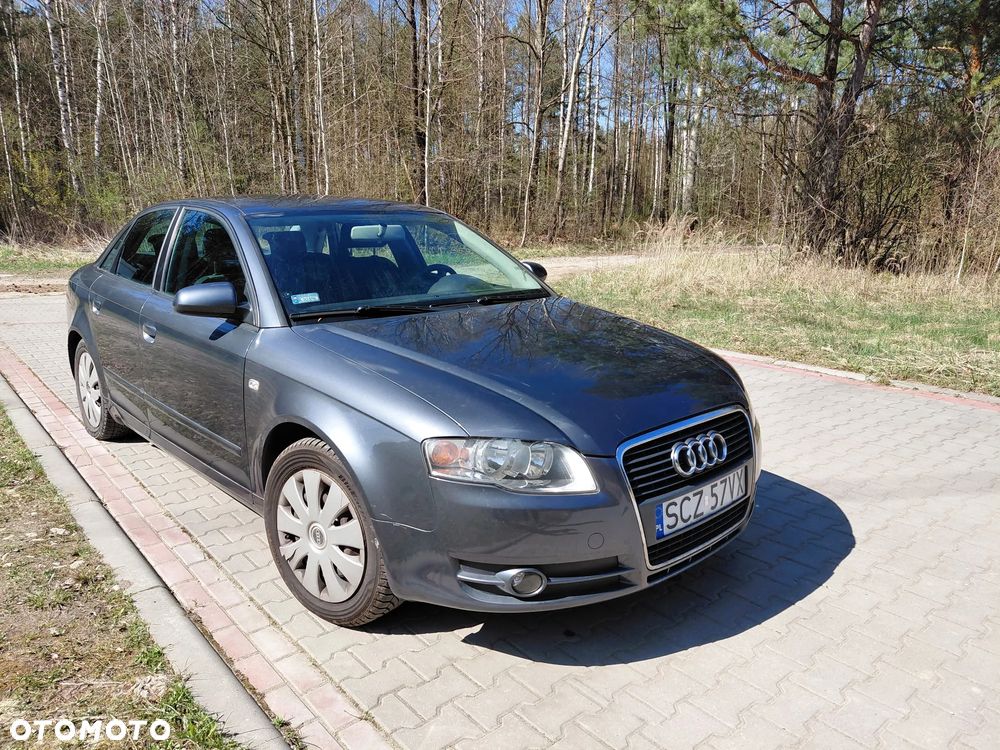 Audi A4 Limousine - 1