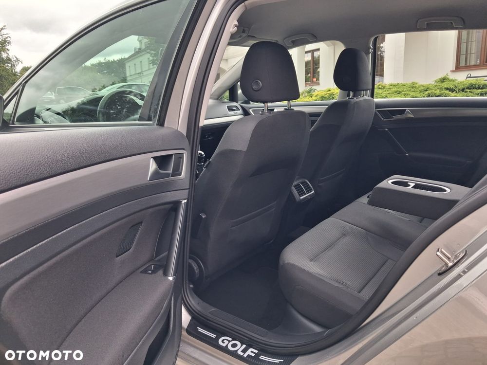Volkswagen Golf - 11