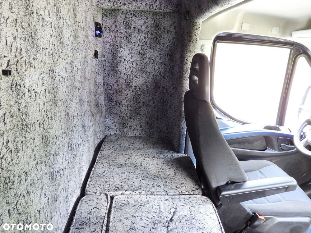 Iveco DAILY 35S18 PLANDEKA 8 PALET WEBASTO TEMPOMAT KLIMATYZACJA  180KM - 40