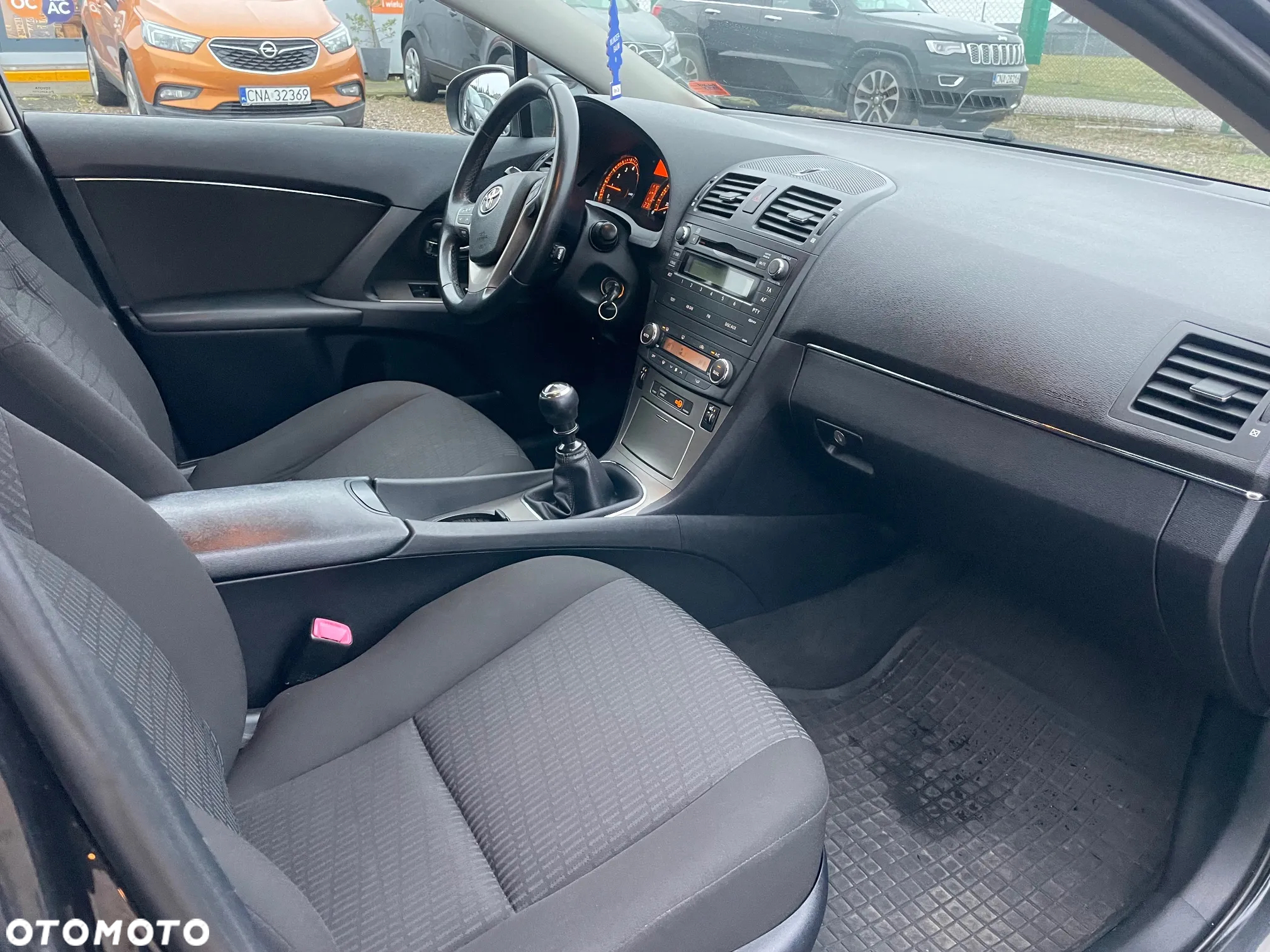 Toyota Avensis 1.8 Comfort - 11