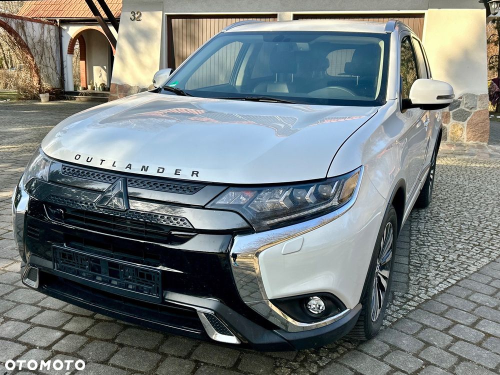 Mitsubishi Outlander 2.0 2WD CVT Diamant+ - 1